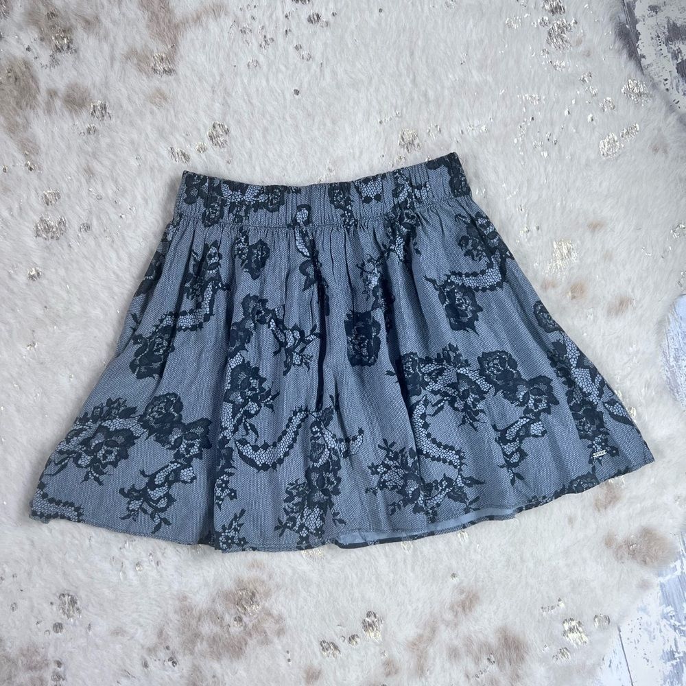PINK Victoria’s Secret Honeycomb Floral Flowy Skirt Elastic Waistband💗